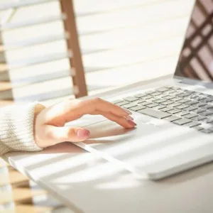 夏のオフィスネイルはこれでOK!ネイルで仕事モチベを上げよう*