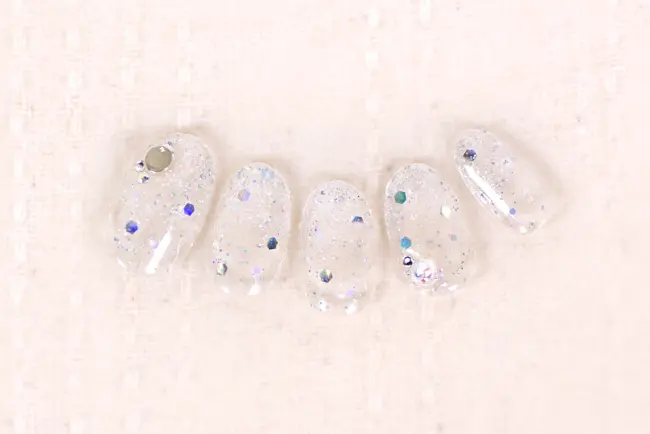 クリアなラメグラデーションネイル