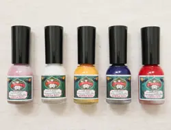 カラフルなドット模様のヨーヨー柄ネイル使用アイテム