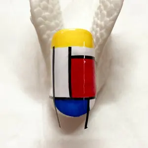 ラインテープを貼る