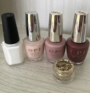 小さなハートのチョコレートネイル使用アイテム