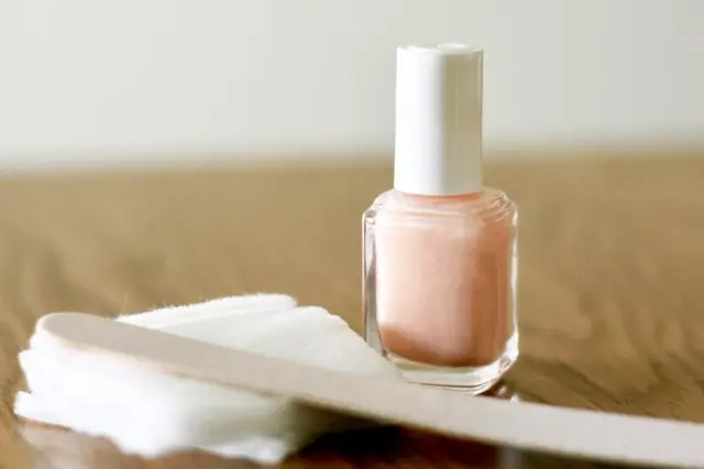 お気に入りのマニキュアを長く楽しむ 筆が固まったときの洗い方 をプロが解説 Nihonail ニホネイル